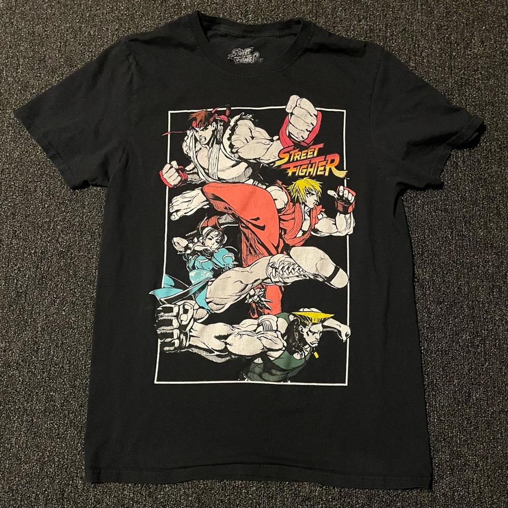 Street Fighter shirt medium